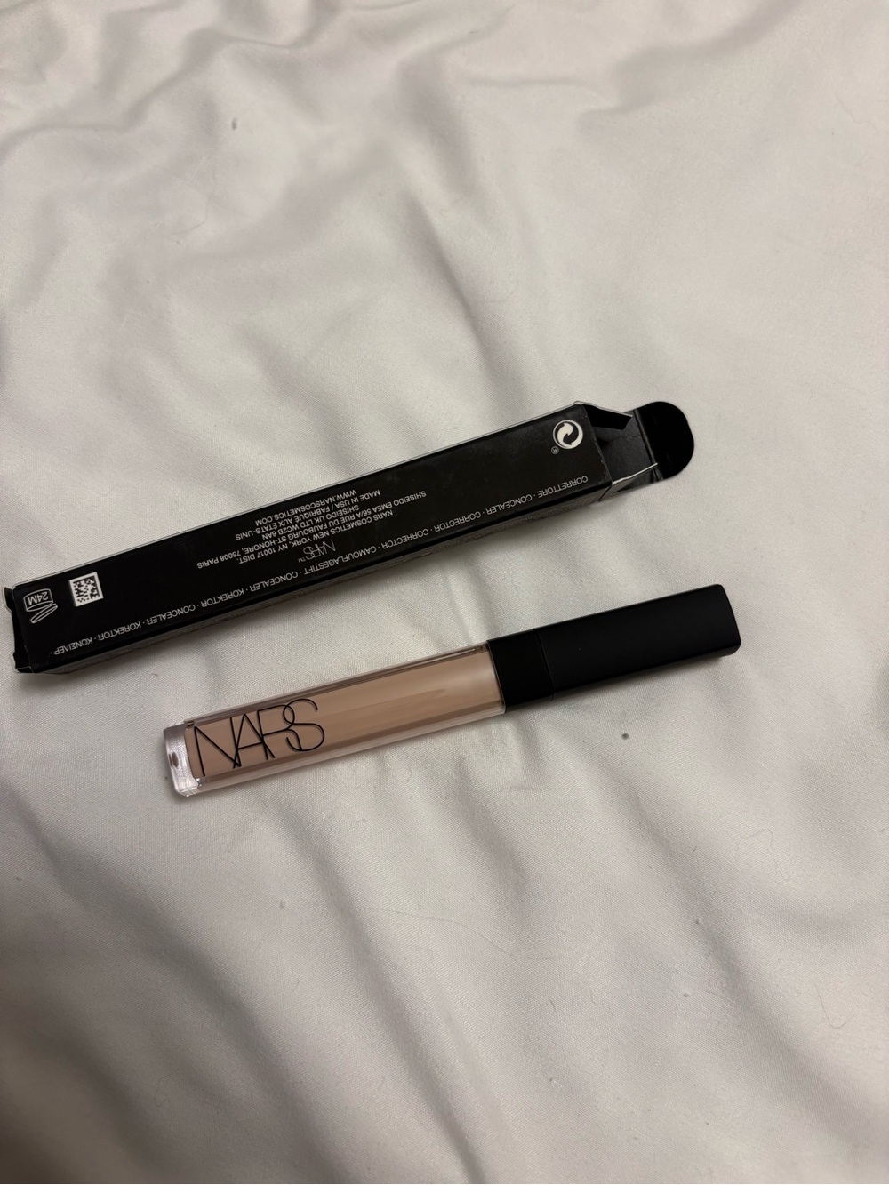 NARS Radiant Creamy Concealer - Light 2 vanilla - Picture 2 of 4